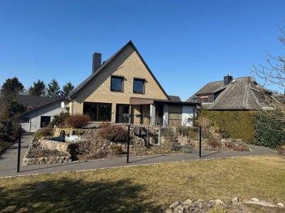 *** Umfangreich, auch energetisch, modernisiert, viel Platz & Raum zum Leben & Wohnen in Handorf ***