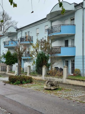 Geschmackvolle 2-Zimmer-Terrassenwohnung mit Einbauküche