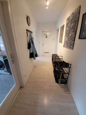 Helle 2-Zimmer-Wohnung mit Balkon/Nähe CCL Einkaufscenter