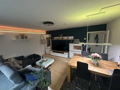 Traumhaftes Zuhause im 6. OG mit maßgeschneiderter Küche & toller Aussicht