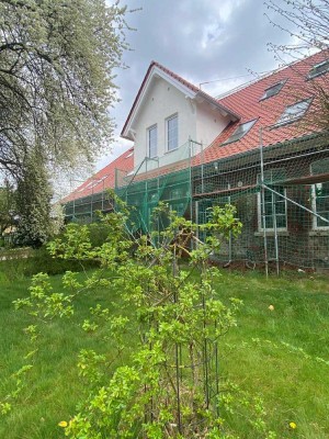 Erstbezug nach hochwertiger Modernisierung – Stilvolle 2-Zimmer-Wohnung mit Garten