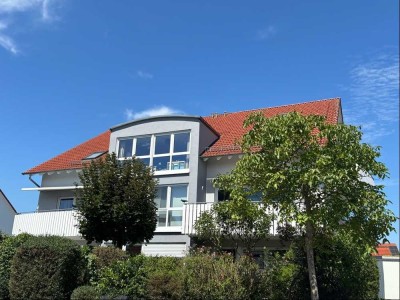 Exklusive Wohnung in 
sonniger Siedlungslage ...