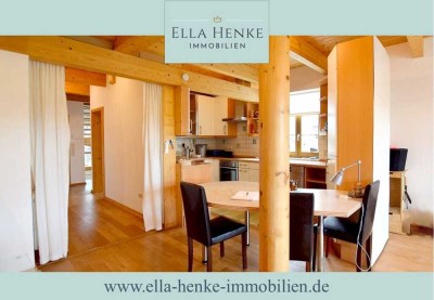 Moderne, helle Maisonette-Wohnung auf 2 Ebenen mit Terrasse, Balkon und Einbauküche.