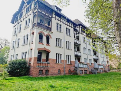 top Lage I 2 Zimmer I Balkon zum Hinterhof I modernes Tageslichtbad mit Wanne I Einbauküche