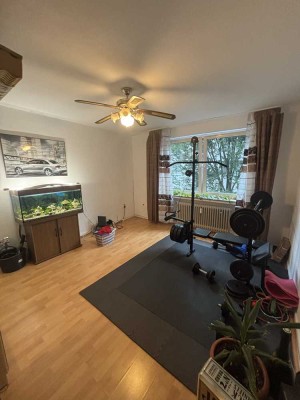��GERICHTSVIERTEL-WG-GEEIGNET-Gepflegte Wohnung mit Wannenbad, Laminat & Fliesen��