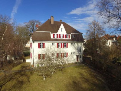Wohnen am Stadtpark: Geräumige 4-Zimmer-Altbauwohnung in Weißenhorn