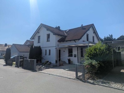 Ruhige Lage in Straubing/Ittling! Hochwertig erbaute und gepflegte Doppelhaushälfte mit Garten!