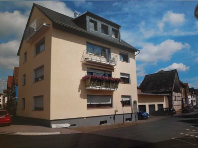 Ganz neu renovierte 2,5-Zimmer-Dachgeschoss-Wohnung in Reichelsheim (Wetterau)