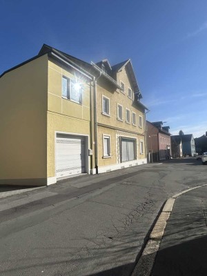 Charmantes MFH mit Potenzial – Stadtrandlage Hof
