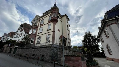 *** Hochwertige Etagenwohnung in Jugendstil-Altbau im Herzen von Weinheim ***