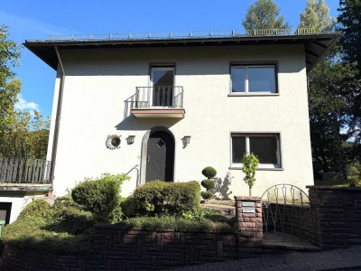 Erstbezug nach Komplettsanierung - 4 Zimmer Wohnung im OG