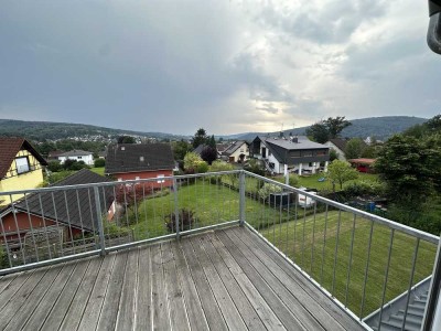 Helle Loft-Wohnung in traumhafter Südhanglage mit großem Balkon