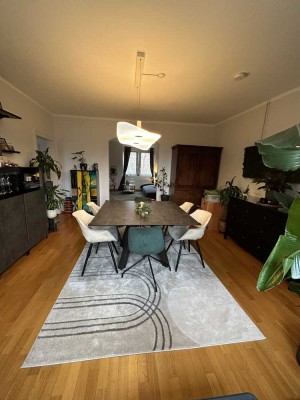 Helle 3-Zimmer-Wohnung (100 m²) in Stadtvilla – teilmöbliert, top Lage am Tannenwald