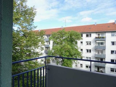 Ruhige 3-Zimmer Wohnung mit Balkon im 3. OG in Milbertshofen