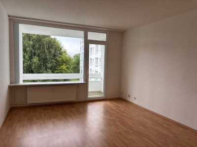 Großzügige 2-Zimmer-Wohnung mit Loggia in Mettenhof zu mieten