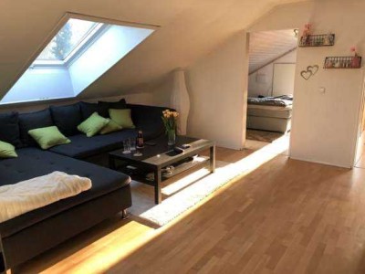 Helle 3,5-Zimmer-DG-Wohnung in Hattenhofen mit Balkon, EBK & Stellplatz