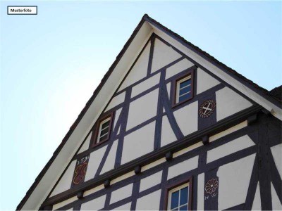 Provisionsfrei Zweifamilienhaus in 97616 Bad Neustadt, Grasberg