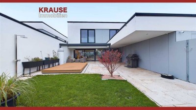 *Moderne Villa im Bauhausstil* mit Wellness-Pool und Photovoltaik - modernste Haustechnik