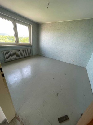 Unrenovierte 3 Zimmer Wohnung zu vermieten