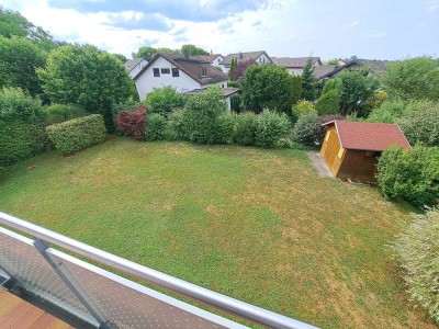 Schöne 3,5 DG Wohnung mit Balkon und Einbauküche + 1 Wohnraum UG