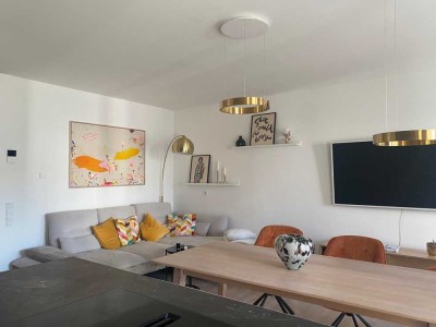 Möblierte 3-Zimmer-Wohnung mit gehobener Innenausstattung mit Loggia in München Pasing