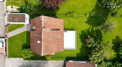 Gepflegtes Einfamilienhaus mit großzügigem Garten - inklusive Baugrundstück in Zell u. Aichelberg!