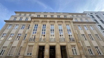"Zwischen Geschichte und Design – stilvolle Maisonette in denkmalgeschützter Architektur!"