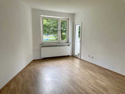 Freundliche 2-Raum-EG-Wohnung mit EBK und Balkon in Solingen
