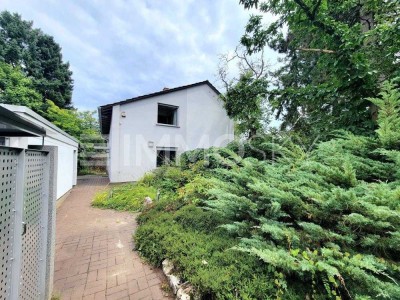 *Freihstehendes Haus mit großem Grundstück in Gonsenheim*