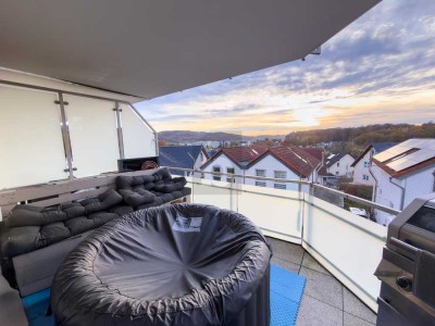 MODERN UND LICHTDURCHFLUTET MIT PANORAMABLICK