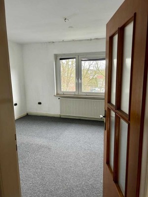 Renovierungsbedürftige 3 Zimmer Wohnung