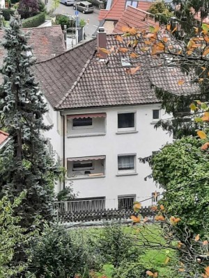 Charmantes Mehrfamilienhaus / Doppelhaushälfte mit Panoramablick über Stuttgart