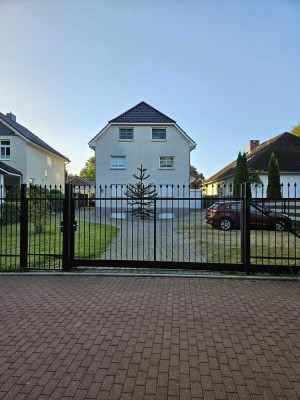 Erdgeschoßwohnung, 4 Zimmer