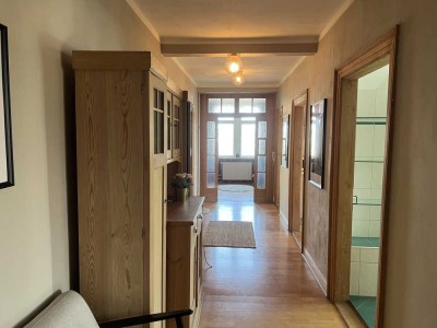Großzügige 8-Zimmer-Wohnung im denkmalgeschützten Altbau im Rodgebiet – ab sofort zu vermieten