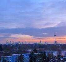 Ffm-Eschersheim: Herrlicher Fernblick - schöne 2-Zimmer-Wohnung im 9.OG mit Balkon - grüne Wohnlage