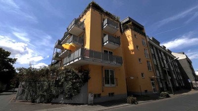 Möblierte 2-Zimmer-Wohnung mit Balkon und Tiefgaragenstellplatz!