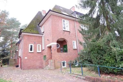 3-Zimmer-Komfortwohnung + sep. Zimmer in einem stilvollen, kleinen Mehrfamilienhaus