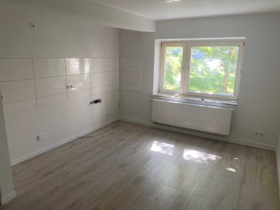 Renovierte 2 Zimmer Wohnung in Düsseldorf Düsseltal /Graf Recke Straße