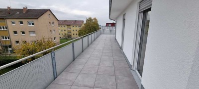 Stilvolle 4-Zimmer-Wohnung mit gehobener Innenausstattung mit Einbauküche und Daqchterrasse