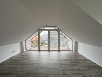 Helle, frisch renovierte Wohnung mit neuer Luxus-Küche & großem Balkon