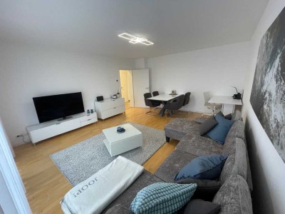 Vollausgestattete, löffelfertige Wohnung mit geh. Innenausstattung mit zwei Balkonen