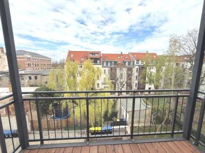 Frisch sanierte und modern - Tageslichtbad mit Badewanne - Balkon - ruhige Lage