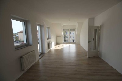 Die angebotene 3-Zimmer-Wohnung befindet sich im Dachgeschoss eines gepflegten Mehrfamilienhauses.