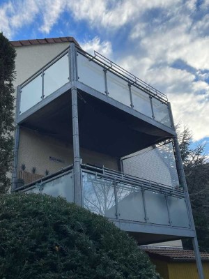 2 ZW-Dachgeschosswohnung mit großen Balkon