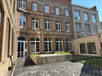 Erstbezug nach Sanierung und Einbauküche: Stilvolle 3-Zimmer-Loft-Wohnung mit geh. Innenausstattung