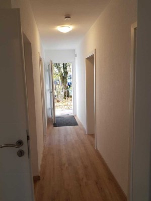 Schöne modernisierte Drei-Zimmer Wohnung in Moers-Repelen 2. OG