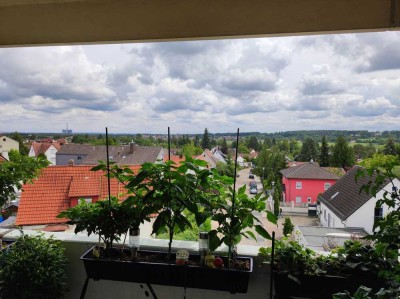 Sehr wohnliche 1-Zimmer-Wohnung mit großem Balkon, Weitblick und EBK in guter Lage in Oberasbach