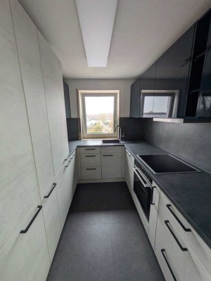 Schöne, helle 3-Zimmerwohnung im 2. Stock mit Balkon und Tiefgaragenstellplatz in Heilbronn-Horkheim