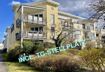 NEUWERTIGE 2-Zimmer Wohnung mit TG-Stellplatz, Einbauküche und Terrasse von PRIVAT