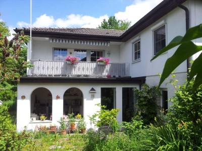 1-2 Familienhaus mit viele Nutzungsmöglichkeiten in sehr idyllischer Lage!